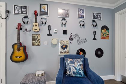 Home - image 9